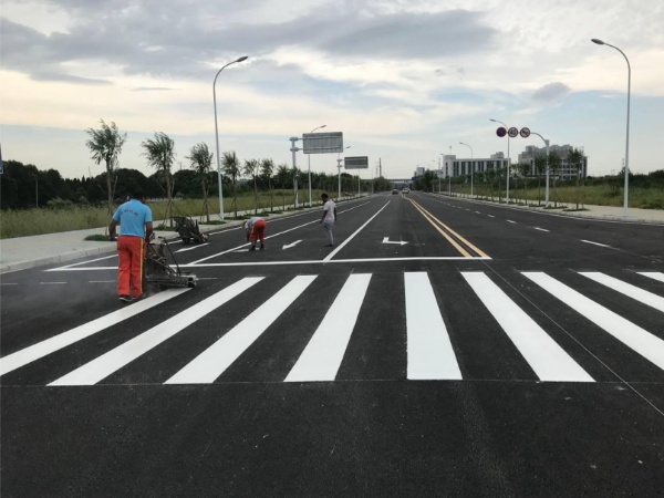 余姚夜间道路划线施工噪音太大扰民怎么办，这事儿到底该怎么破？
